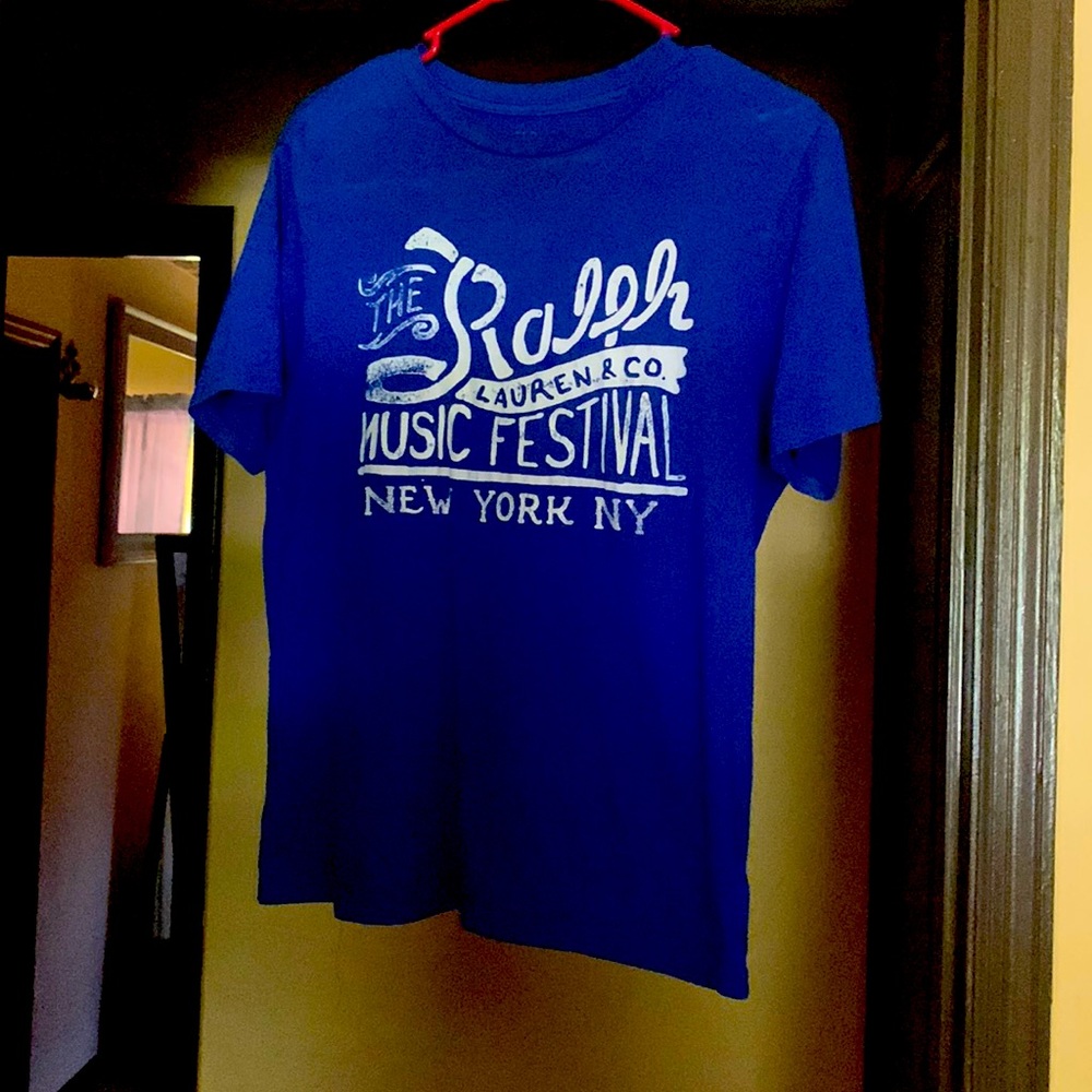 T-shirt polo